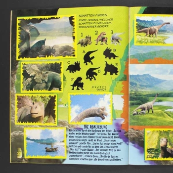 Dinosaurier Panini Sticker Album komplett