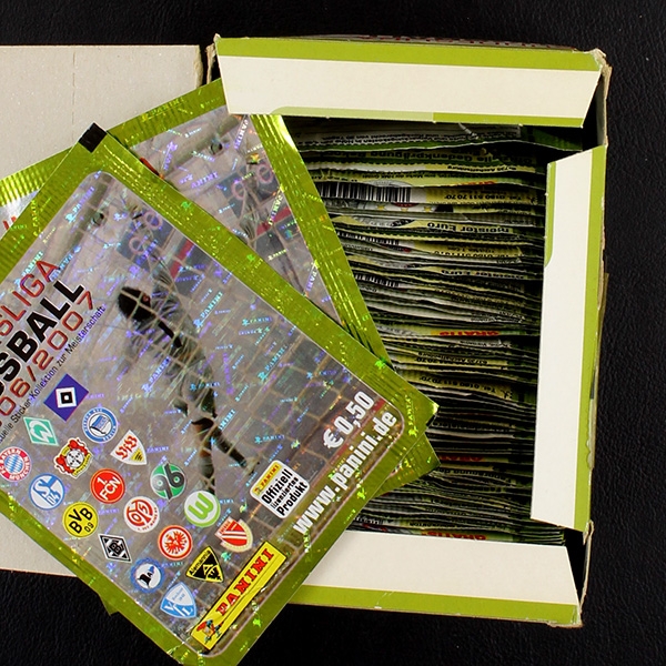 Fußball 2006 Panini Box mit 100 Sticker Tüten - o.F.